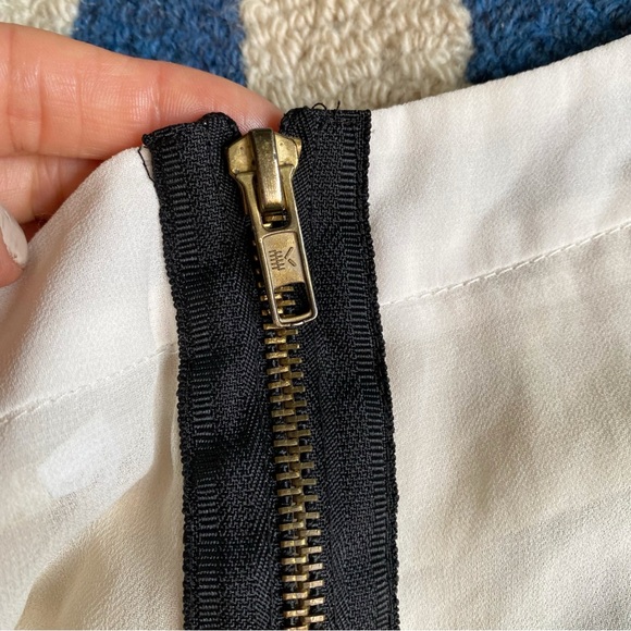 🐚 CLASSY BOW TIE PUFF SLEEVE SHEER BLOUSE! - Picture 10 of 15